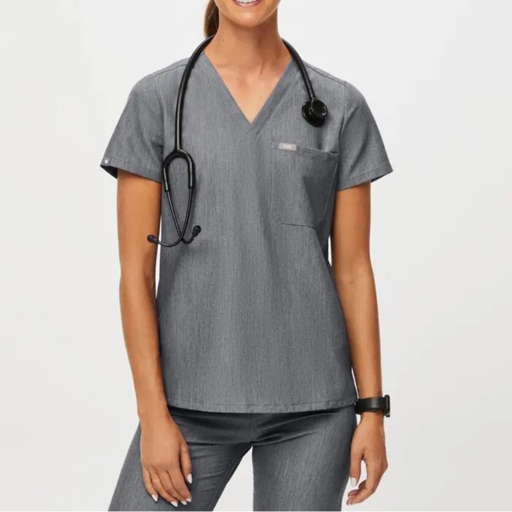 NWT Catarina One-Pocket Scrub Top™